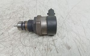 Volvo XC60 Fuel pressure regulator 30777576