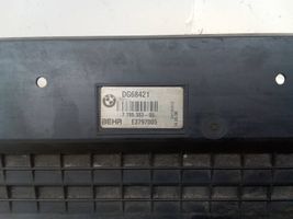 BMW 7 E65 E66 Apatinė dalis radiatorių panelės (televizoriaus) 2249878