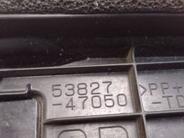 Toyota Prius (XW50) Rivestimento dell’estremità del parafango 5382747050