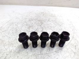 Mercedes-Benz GLA W156 Nuts/bolts 