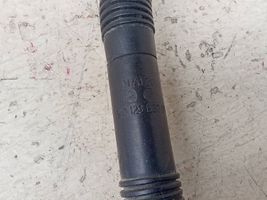 Volkswagen Caddy Breather hose/pipe 1K0129637D