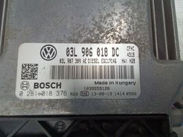 Volkswagen Caddy Variklio valdymo blokas 03L906018DC