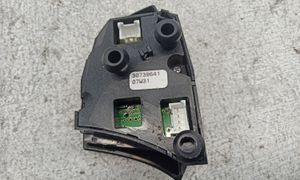 Volvo S40 Pulsanti/interruttori sul volante 30739641