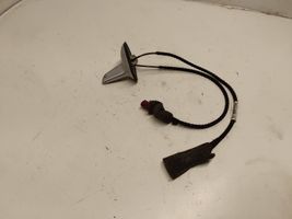 Mercedes-Benz CLS C219 GPS-pystyantenni 2118208475