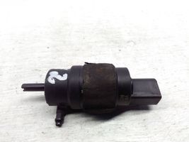 Audi A4 S4 B8 8K Tuulilasi tuulilasinpesimen pumppu 8K5955647