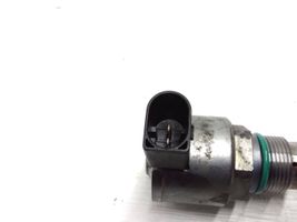 Audi A6 S6 C7 4G Regolatore di pressione del carburante 04L130764C