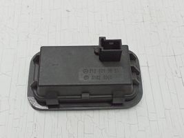 Mercedes-Benz ML W164 Interruptor de apertura del maletero/compartimento de carga 2128210651