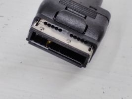 Mercedes-Benz CLS C219 USB-pistokeliitin A0018276704