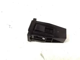 Mitsubishi Outlander USB-pistokeliitin 