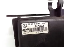 Mercedes-Benz Vito Viano W639 Jäähdyttimen jäähdytinpuhaltimen suojus A6395004200