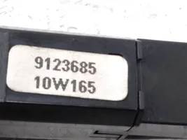 Volvo V70 Hazard light switch 9123685