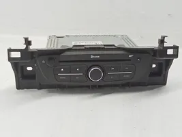 Renault Kangoo II Radio/CD/DVD/GPS head unit 10R0411174