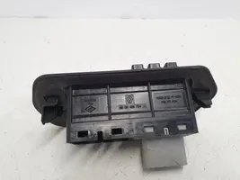 Renault Kangoo II Sensor de la puerta corredera 8200428707