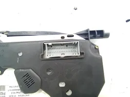 Opel Vivaro Speedometer (instrument cluster) P8200252450A