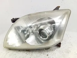 Toyota Avensis T250 Lampa przednia 