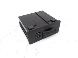 Mazda 3 III Connecteur/prise USB 904532410346