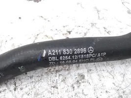 Mercedes-Benz CLS C219 Manguera/tubo del líquido refrigerante A2118302896