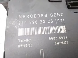 Mercedes-Benz CLS C219 Unité de commande module de porte 2198202326