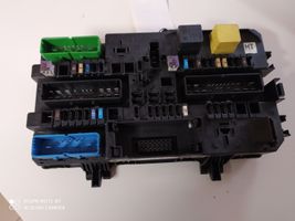 Opel Astra H Module de fusibles 13115937