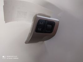 Opel Astra H Boutons / interrupteurs volant 13234174