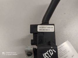 Volkswagen Bora Interruptor/palanca de limpiador de luz de giro 8L0953513B