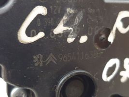 Citroen C4 I Picasso Moteur d'essuie-glace arrière 0390201840