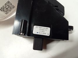 Mazda 3 II Interrupteur feux de détresse BBP3664H0