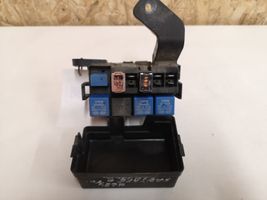 Hyundai Santa Fe Relay mounting block 911162B010