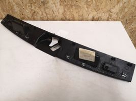 Mercedes-Benz ML W164 Verkleidung Abdeckung Kofferraumverriegelung A1647400030