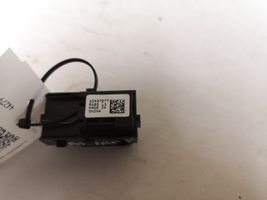 Opel Astra K Central locking switch button 13437277