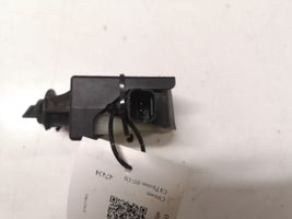 Citroen C4 I Picasso Verrouillage du bouchon du réservoir de carburant 8D6653