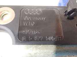 Audi A4 S4 B6 8E 8H Zamek klapy tylnej / bagażnika 8E5827505