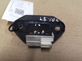 Lexus IS 200-300 Przełącznik / Przycisk otwierania klapy bagażnika 15A987
