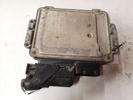 Opel Astra H Sterownik / Moduł ECU 0281011943