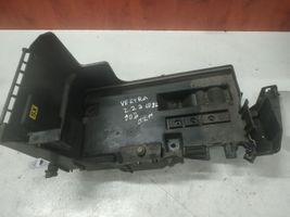 Mazda 6 Boîte de batterie 0086022