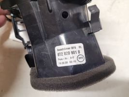 Audi A4 S4 B8 8K Kojelaudan sivutuuletussuuttimen kehys 8T2820901B