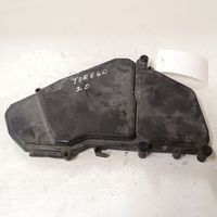 Volkswagen Touareg II Coperchio scatola dei fusibili 7L0937576