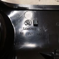 Skoda Fabia Mk2 (5J) Element lusterka bocznego drzwi przednich 5J0857603