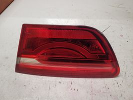 Jaguar XE Lampy tylnej klapy bagażnika 19733902