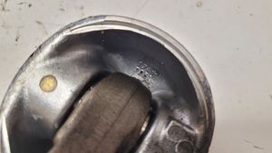 Volvo XC60 Piston avec bielle 81L123