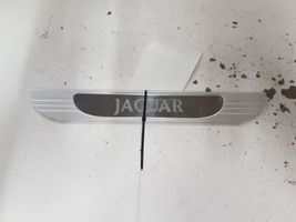 Jaguar S-Type Takaoven kynnyksen suojalista IR8313244