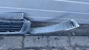 Opel Vivaro Grille calandre supérieure de pare-chocs avant 