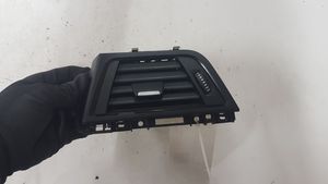 BMW 3 F30 F35 F31 Kojelaudan tuuletussuuttimen suojalista 923197013