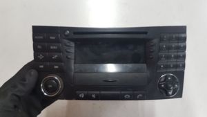 Mercedes-Benz CLS C219 Radio/CD/DVD/GPS-pääyksikkö 2118202097001