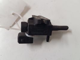 Opel Astra J Zawór podciśnienia / Elektrozawór turbiny 70246100