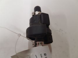 Volkswagen PASSAT B5 Electrovanne Soupape de Sûreté / Dépression 058133459