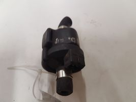 Volkswagen PASSAT B5 Vacuum valve 058133459