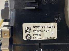 BMW 1 F20 F21 Kojelaudan sivutuuletussuuttimen kehys 920535507