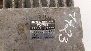 Toyota Corolla Verso AR10 Unité / module de commande d'injection de carburant 8987120070
