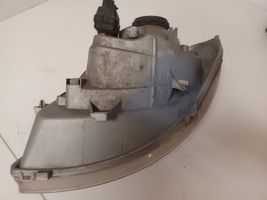 Renault Trafic II (X83) Lampa przednia 7700311372